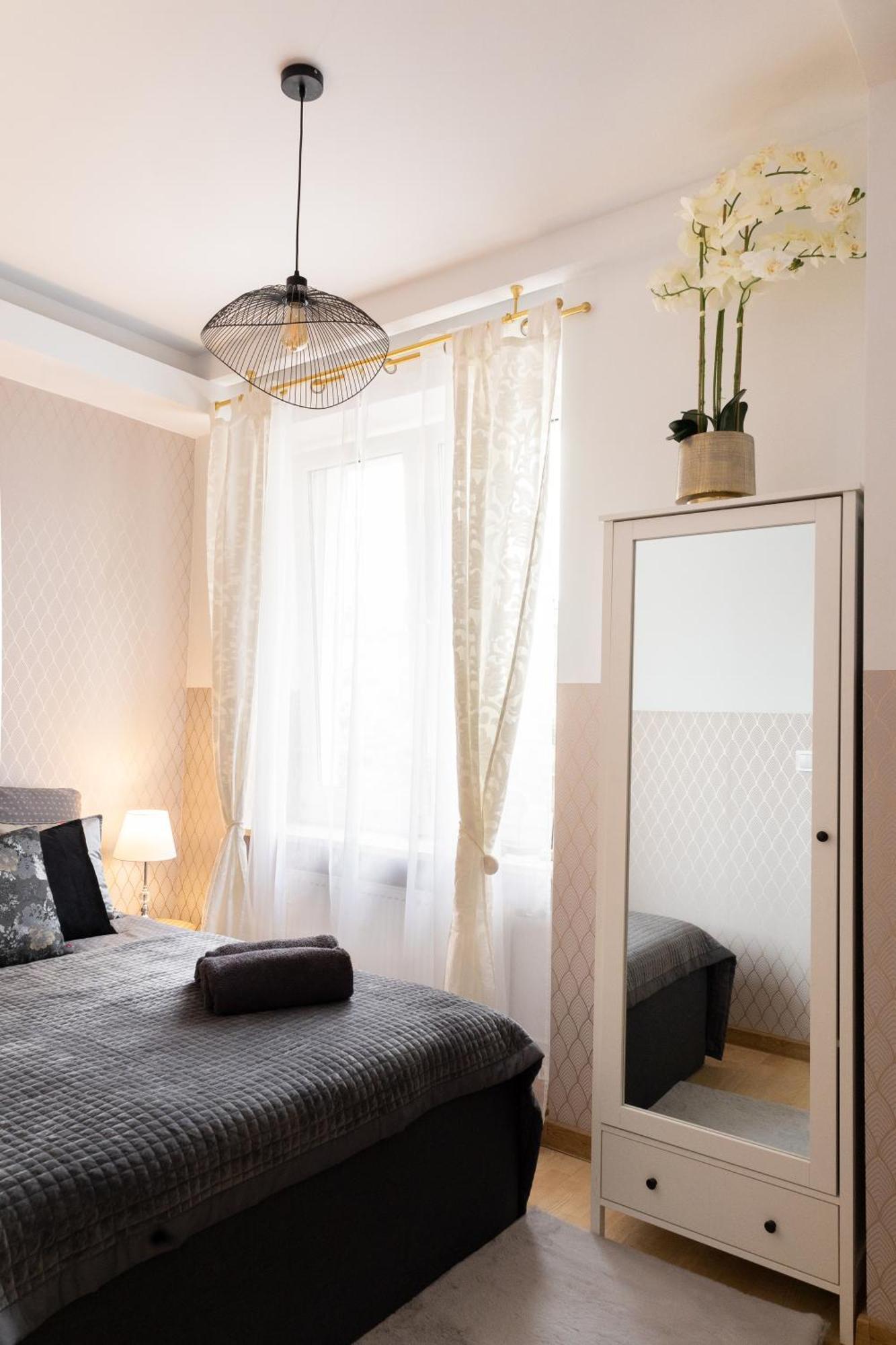 Clicktheflat Szkolna Palace Of Culture Apart Rooms Варшава Номер фото
